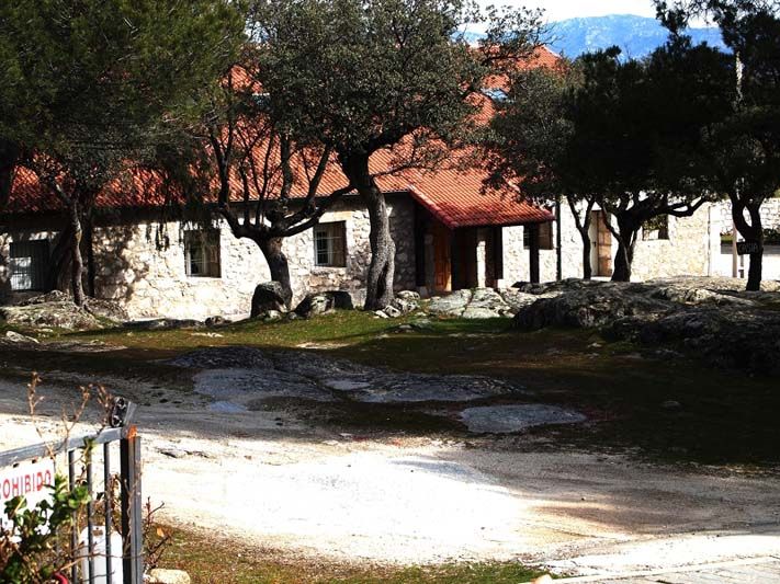 Exterior del edificio principal de la finca